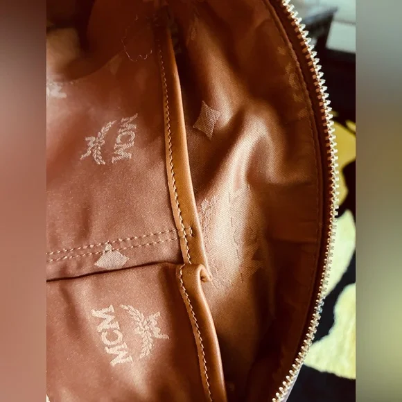 🐣 WAS $415 MCM Visetos Monogram Cognac Barrel Bag - Picture 10 of 13